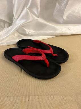 OluKai Ohana Women's Beach Sandals in Black and Red